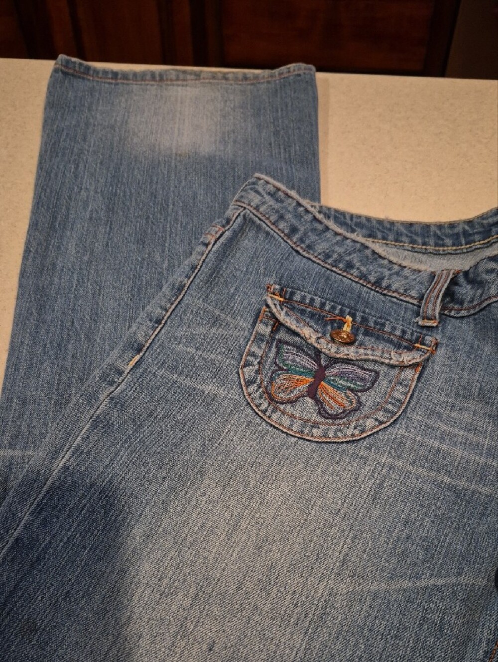 BONGO Light Wash Denim Jeans with Butterfly Embroidery Pockets 13 - Picture 2 of 9